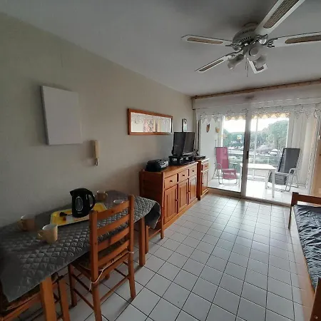 Sol-y-days Elysee: Waterfront With Parking Apartment Le Grau-du-Roi